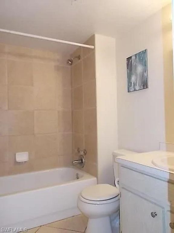 Image 18 of property listing at 4923 Vincennes CT # 4, Cape Coral, FL 33904