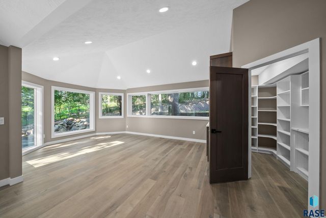 1200 E Tomar Rd Road, Sioux Falls, SD 57105