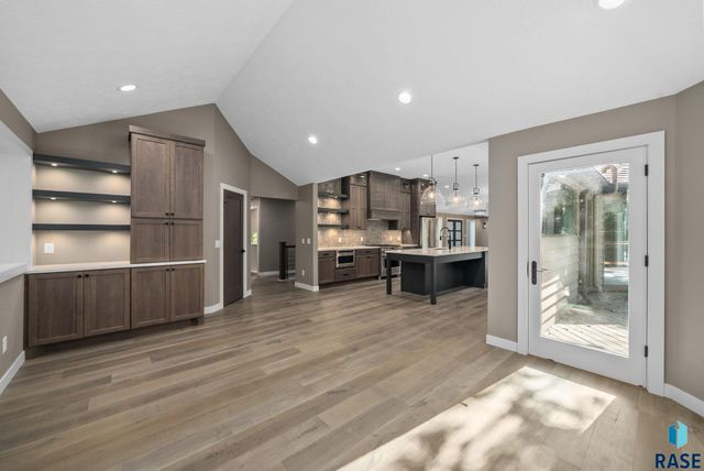 1200 E Tomar Rd Road, Sioux Falls, SD 57105