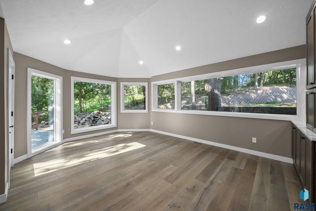 1200 E Tomar Rd Road, Sioux Falls, SD 57105