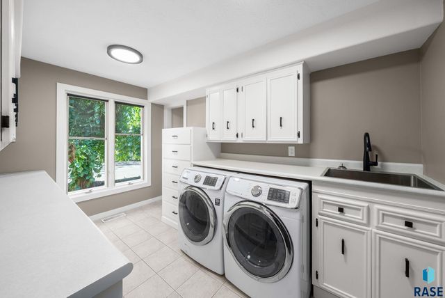 1200 E Tomar Rd Road, Sioux Falls, SD 57105