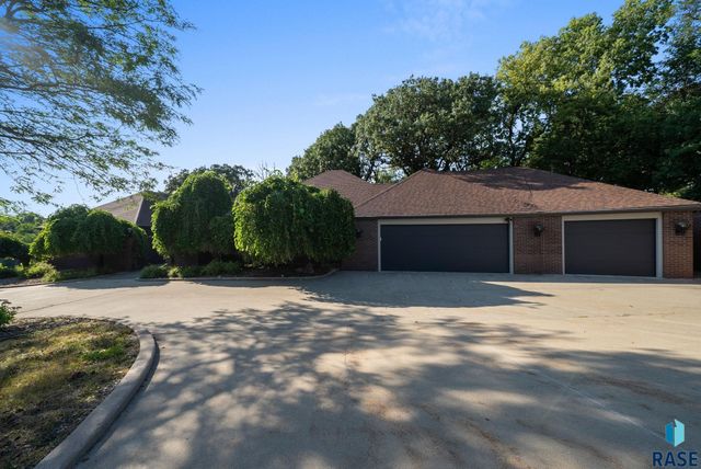 1200 E Tomar Rd Road, Sioux Falls, SD 57105