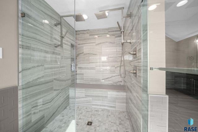 1200 E Tomar Rd Road, Sioux Falls, SD 57105