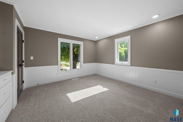 1200 E Tomar Rd Road, Sioux Falls, SD 57105