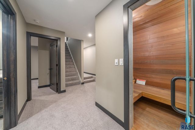 1200 E Tomar Rd Road, Sioux Falls, SD 57105