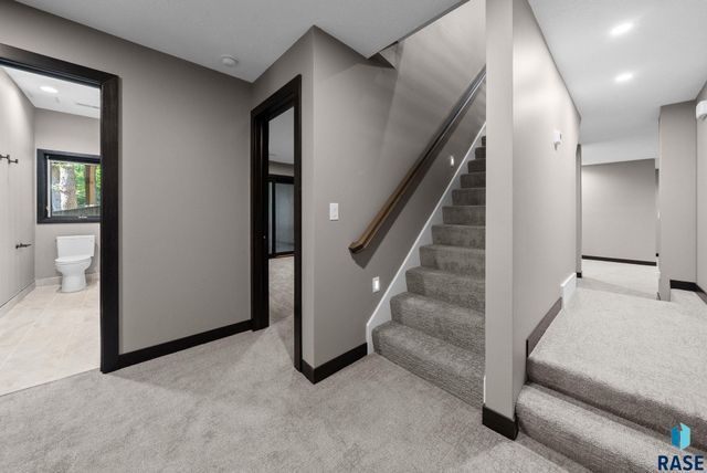 1200 E Tomar Rd Road, Sioux Falls, SD 57105