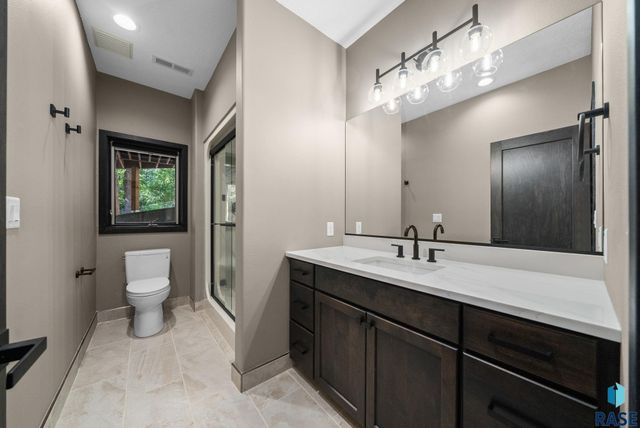 1200 E Tomar Rd Road, Sioux Falls, SD 57105