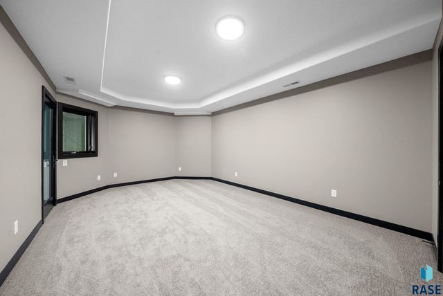 1200 E Tomar Rd Road, Sioux Falls, SD 57105