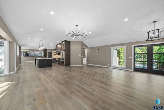 1200 E Tomar Rd Road, Sioux Falls, SD 57105