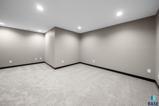 1200 E Tomar Rd Road, Sioux Falls, SD 57105