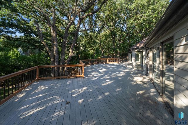 1200 E Tomar Rd Road, Sioux Falls, SD 57105