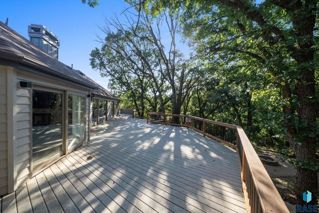 1200 E Tomar Rd Road, Sioux Falls, SD 57105