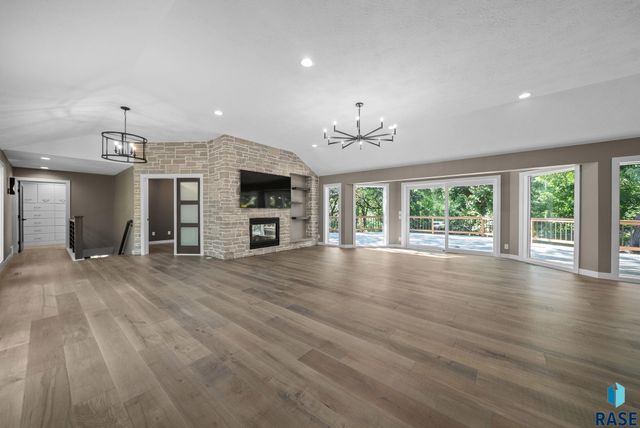 1200 E Tomar Rd Road, Sioux Falls, SD 57105