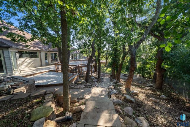 1200 E Tomar Rd Road, Sioux Falls, SD 57105