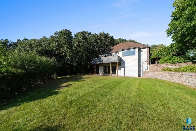 1200 E Tomar Rd Road, Sioux Falls, SD 57105