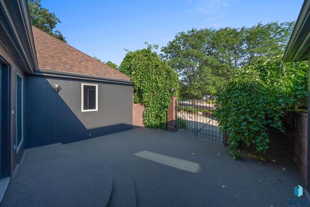 1200 E Tomar Rd Road, Sioux Falls, SD 57105