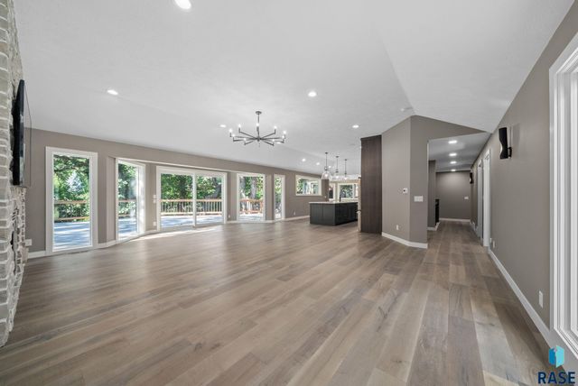 1200 E Tomar Rd Road, Sioux Falls, SD 57105