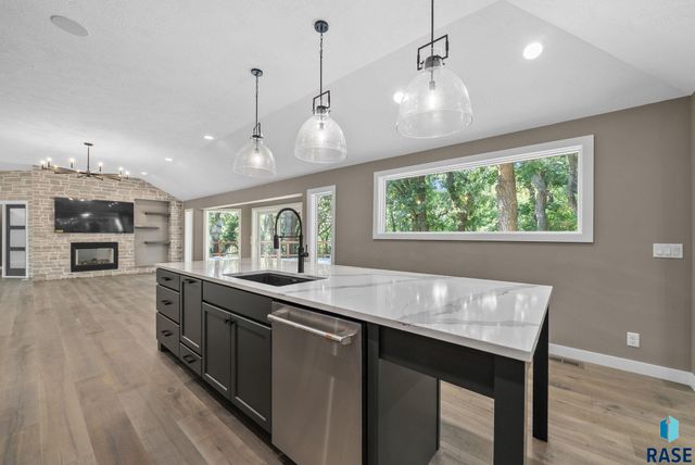 1200 E Tomar Rd Road, Sioux Falls, SD 57105