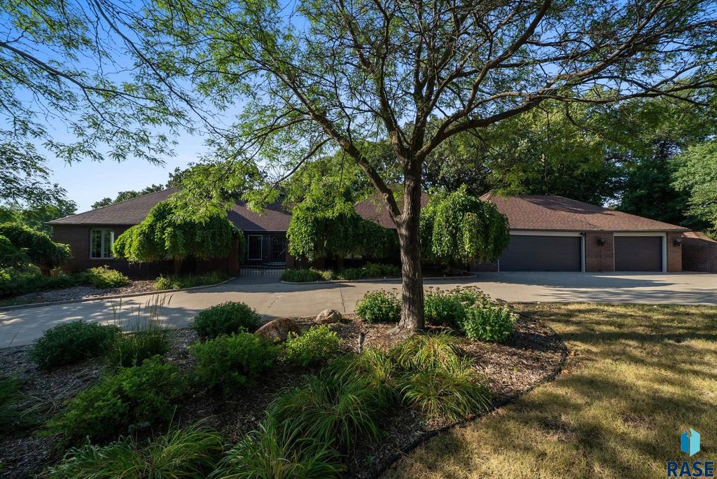 1200 E Tomar Rd Road, Sioux Falls, SD 57105