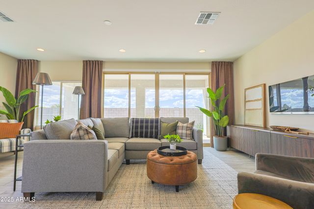 2519 N BRONCO Lane, Casa Grande, AZ 85122