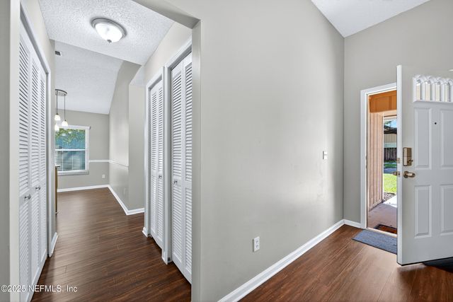 8203 TEATICKET Drive, Jacksonville, FL 32244