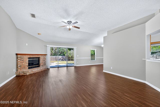 8203 TEATICKET Drive, Jacksonville, FL 32244