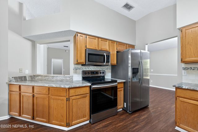 8203 TEATICKET Drive, Jacksonville, FL 32244