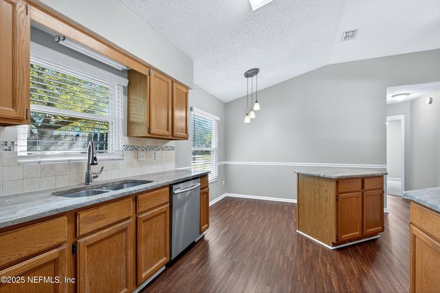 8203 TEATICKET Drive, Jacksonville, FL 32244