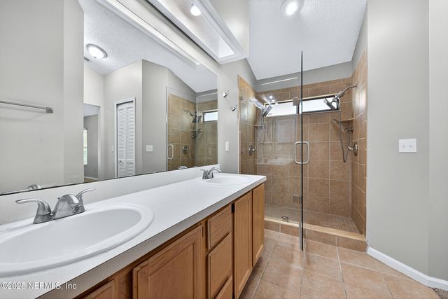 8203 TEATICKET Drive, Jacksonville, FL 32244