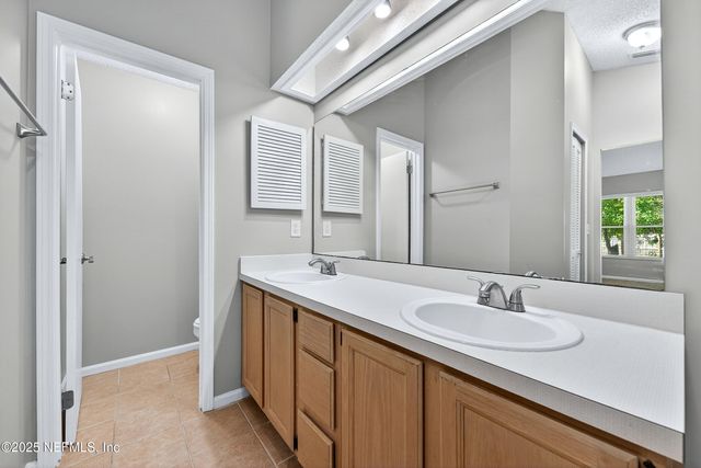 8203 TEATICKET Drive, Jacksonville, FL 32244