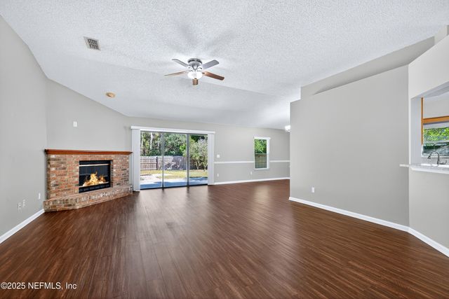 8203 TEATICKET Drive, Jacksonville, FL 32244