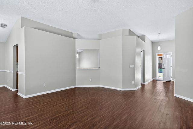 8203 TEATICKET Drive, Jacksonville, FL 32244