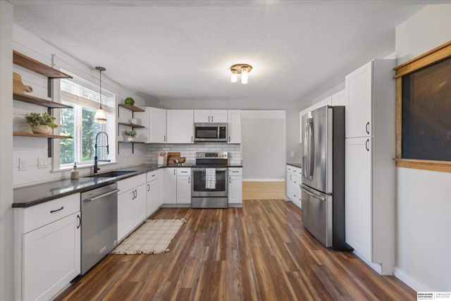 18302 Nicholas Road, Plattsmouth, NE 68048