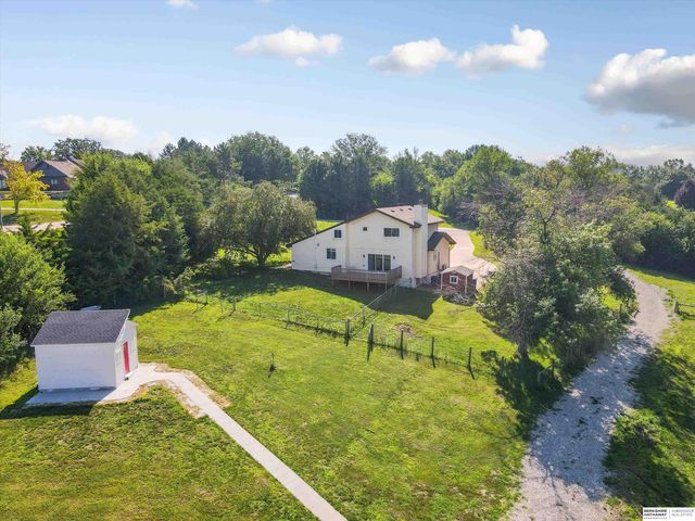 18302 Nicholas Road, Plattsmouth, NE 68048