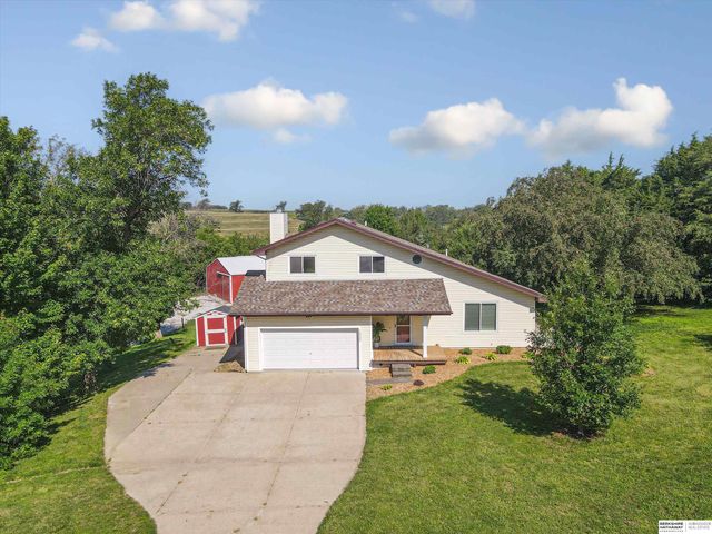 18302 Nicholas Road, Plattsmouth, NE 68048