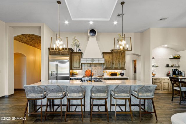 2299 Guamis Road, Las Cruces, NM 88012