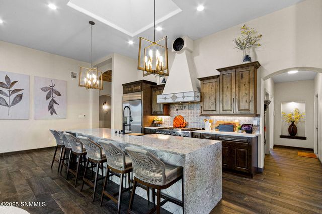 2299 Guamis Road, Las Cruces, NM 88012