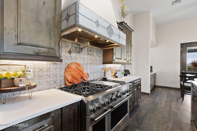 2299 Guamis Road, Las Cruces, NM 88012