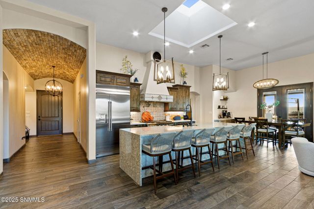 2299 Guamis Road, Las Cruces, NM 88012