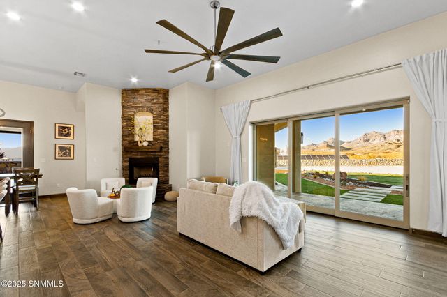 2299 Guamis Road, Las Cruces, NM 88012