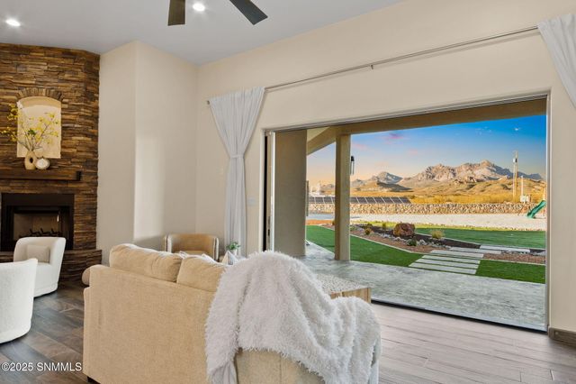 2299 Guamis Road, Las Cruces, NM 88012