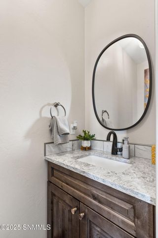 2299 Guamis Road, Las Cruces, NM 88012