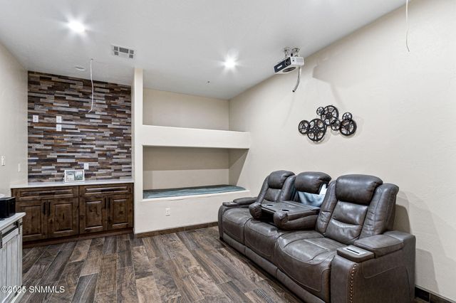 2299 Guamis Road, Las Cruces, NM 88012