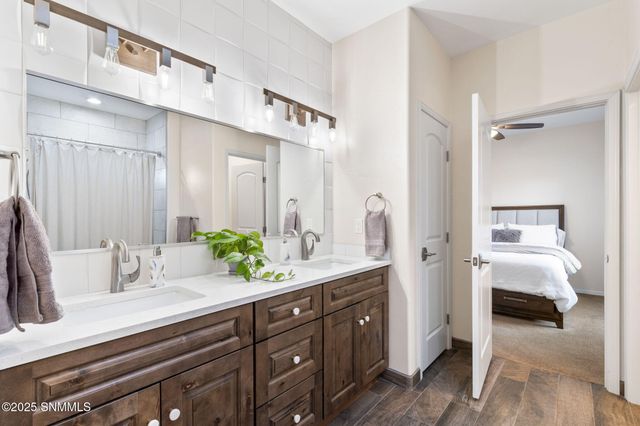 2299 Guamis Road, Las Cruces, NM 88012