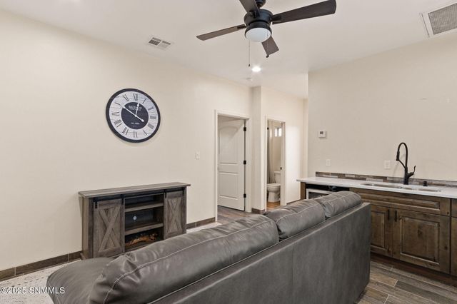 2299 Guamis Road, Las Cruces, NM 88012