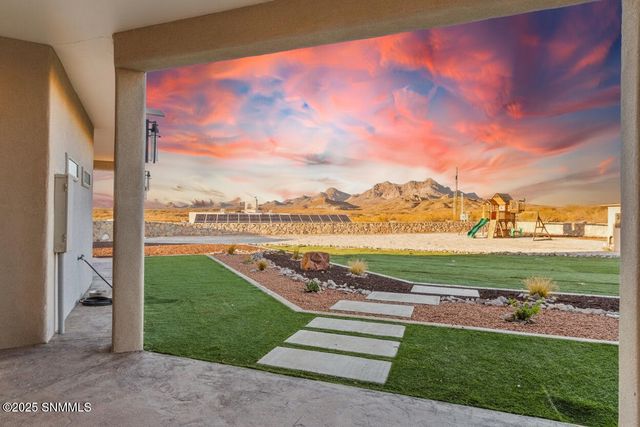 2299 Guamis Road, Las Cruces, NM 88012