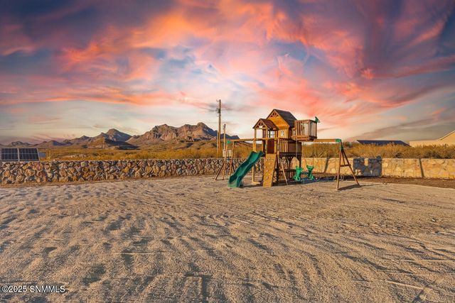 2299 Guamis Road, Las Cruces, NM 88012