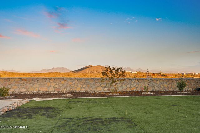 2299 Guamis Road, Las Cruces, NM 88012
