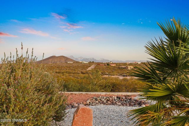 2299 Guamis Road, Las Cruces, NM 88012