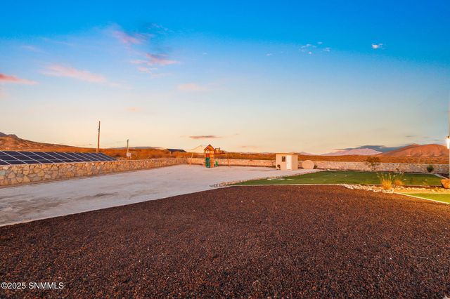 2299 Guamis Road, Las Cruces, NM 88012